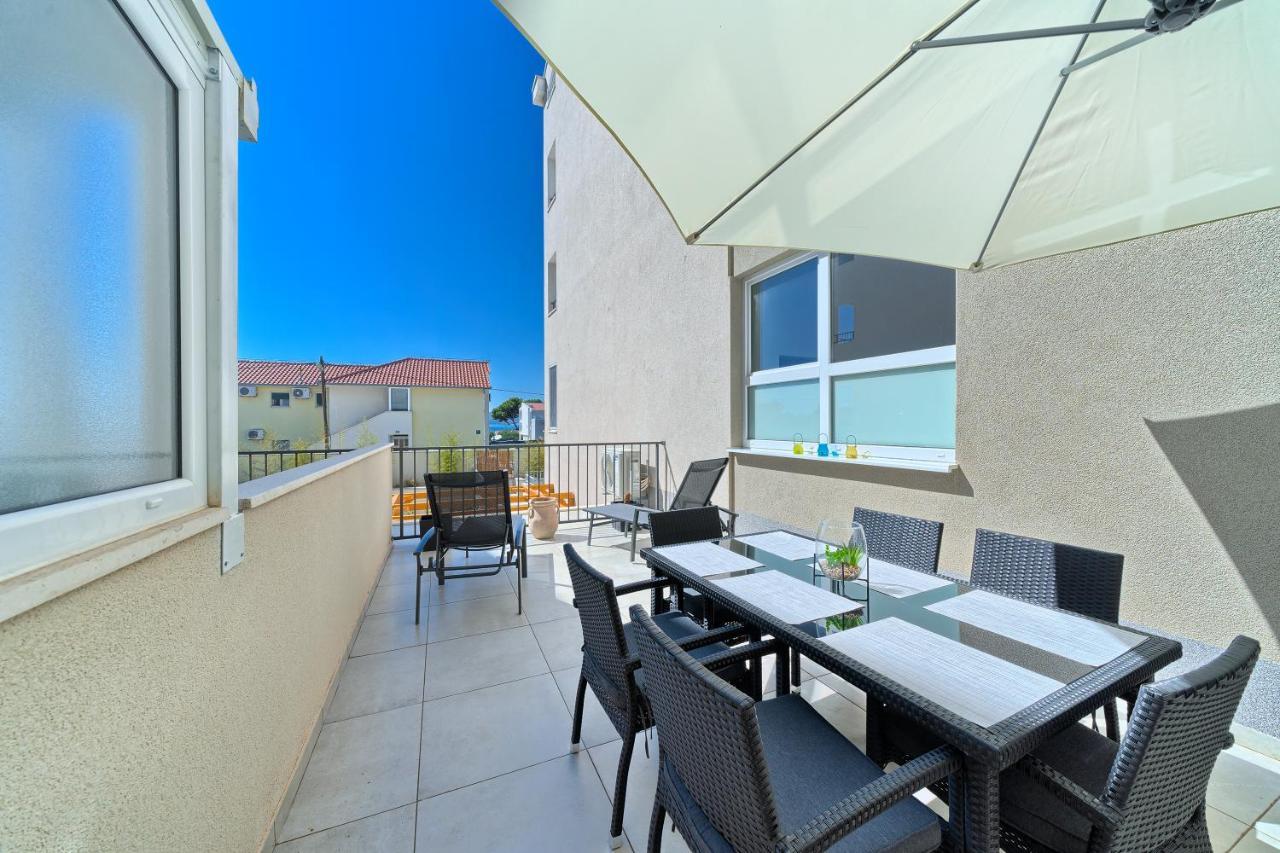 Terrace Apartment Danny Каштела Екстер'єр фото