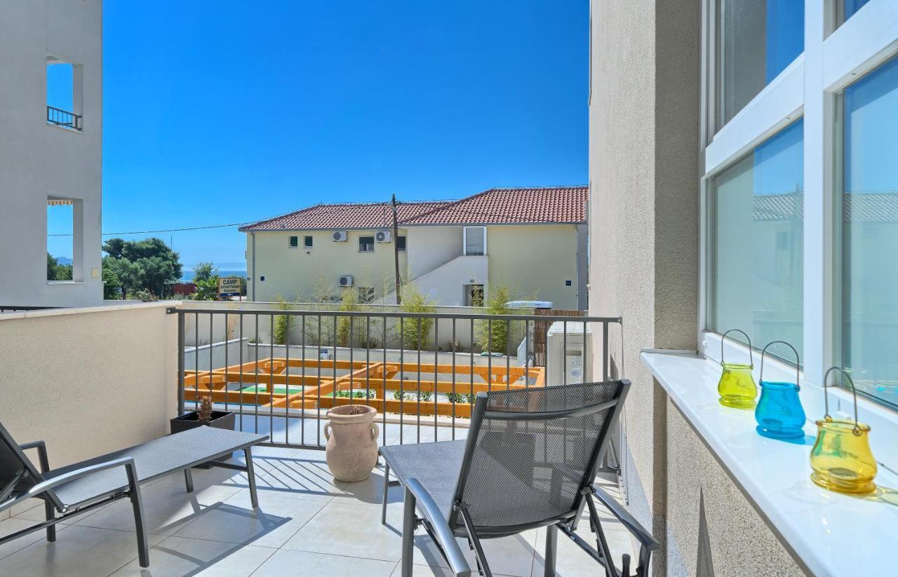 Terrace Apartment Danny Каштела Екстер'єр фото