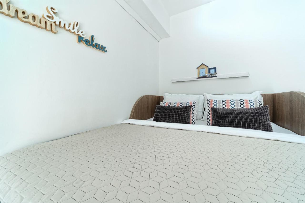 Terrace Apartment Danny Каштела Екстер'єр фото
