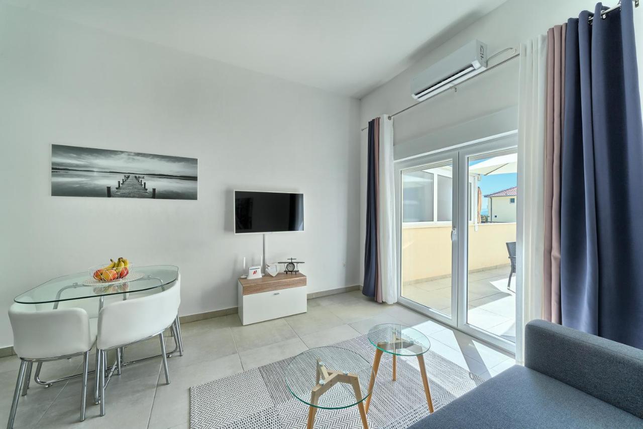 Terrace Apartment Danny Каштела Екстер'єр фото