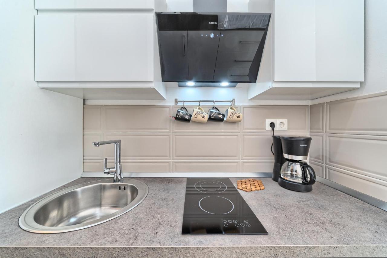 Terrace Apartment Danny Каштела Екстер'єр фото