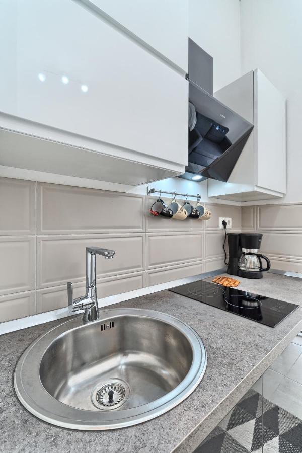 Terrace Apartment Danny Каштела Екстер'єр фото