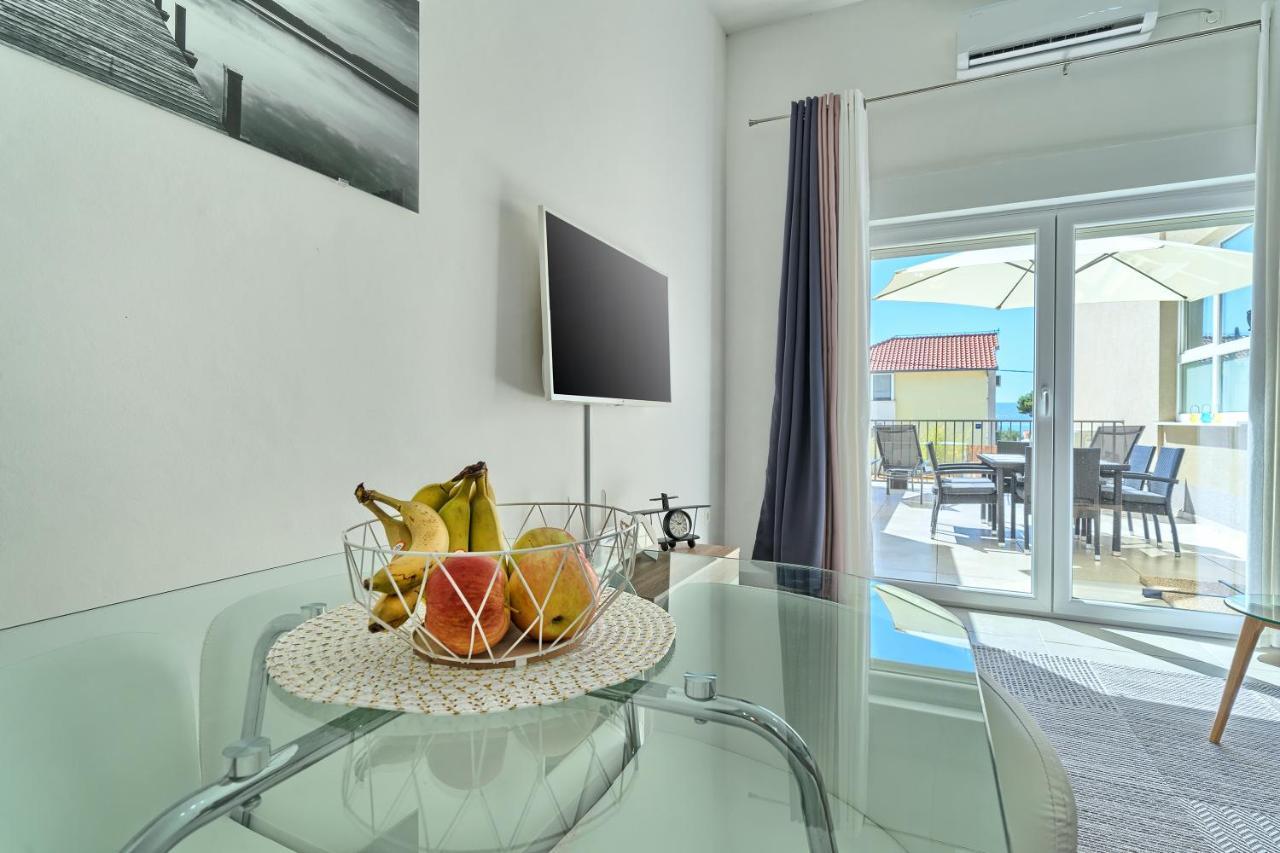 Terrace Apartment Danny Каштела Екстер'єр фото