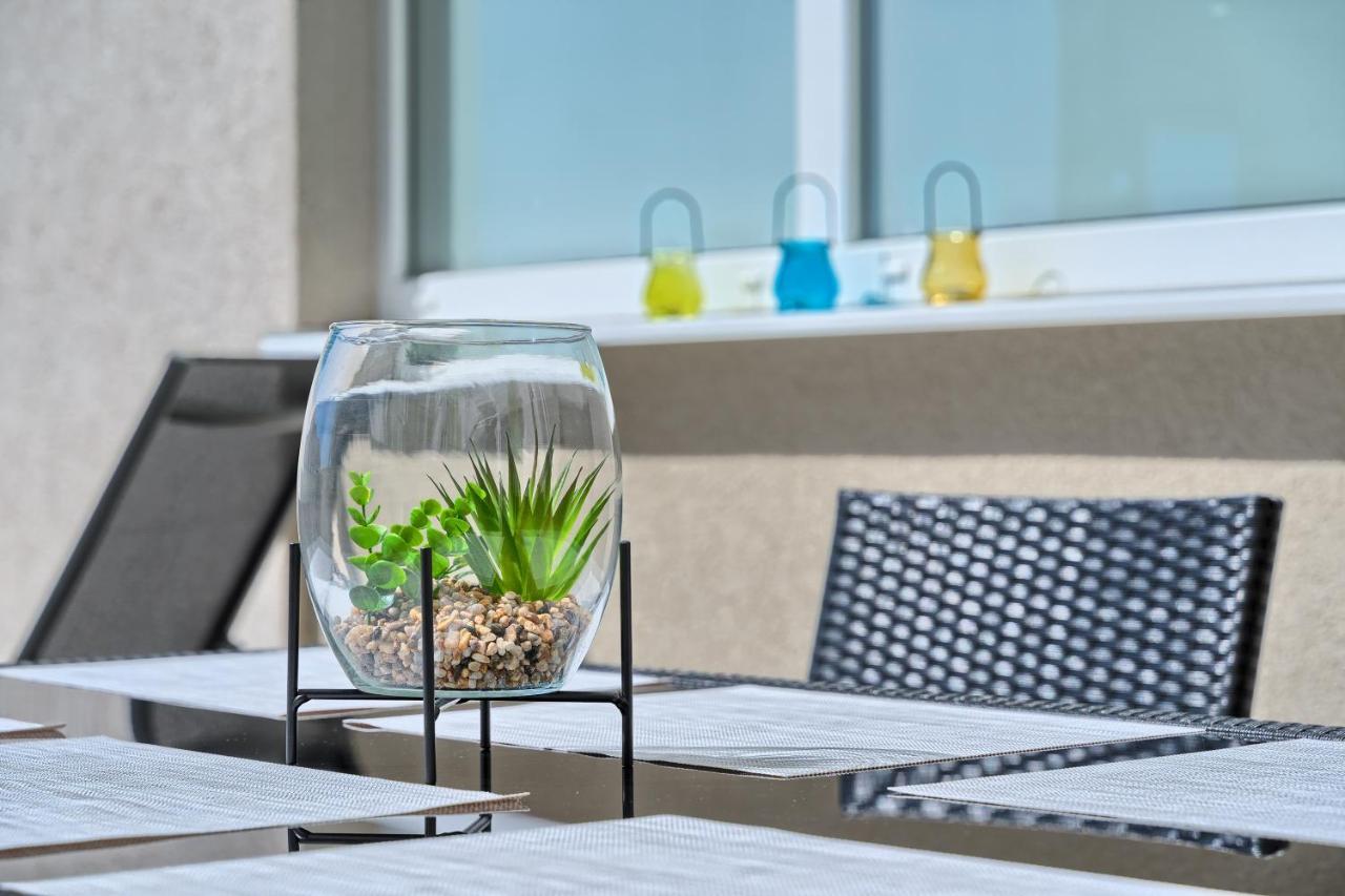 Terrace Apartment Danny Каштела Екстер'єр фото