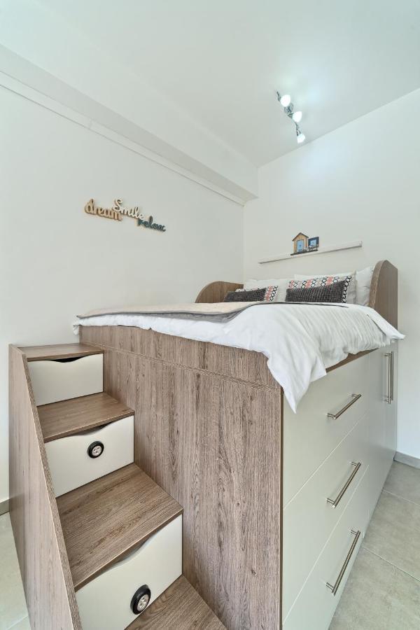 Terrace Apartment Danny Каштела Екстер'єр фото