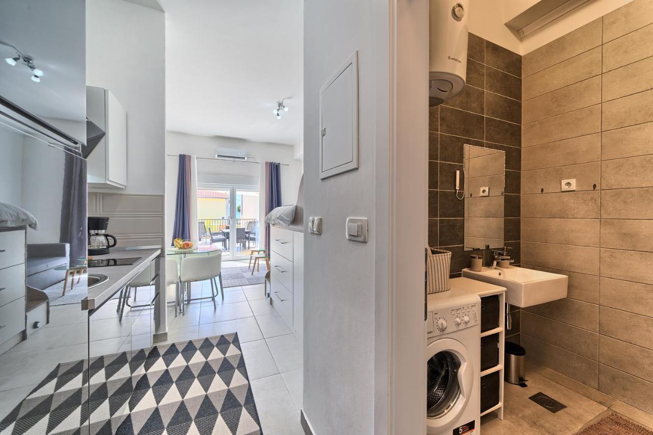 Terrace Apartment Danny Каштела Екстер'єр фото