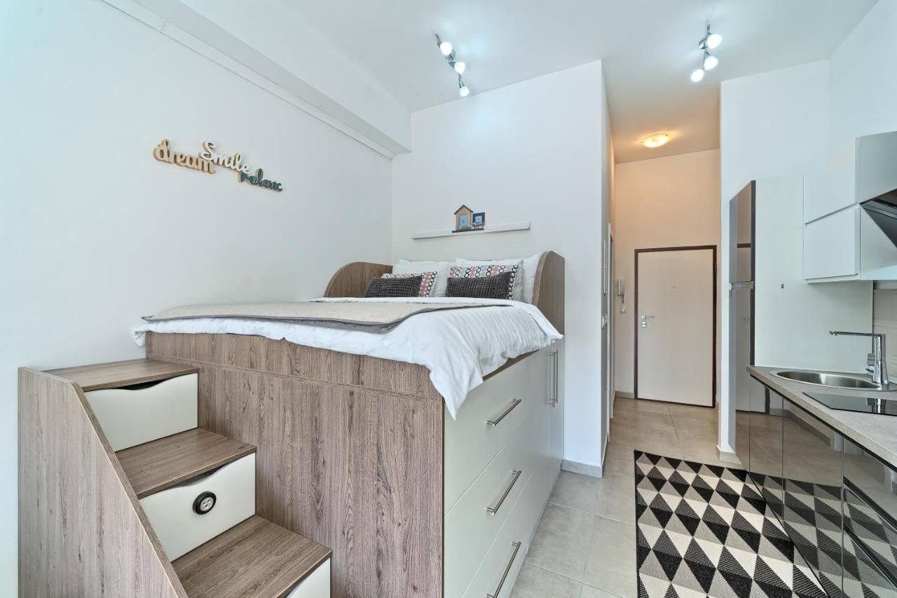 Terrace Apartment Danny Каштела Екстер'єр фото